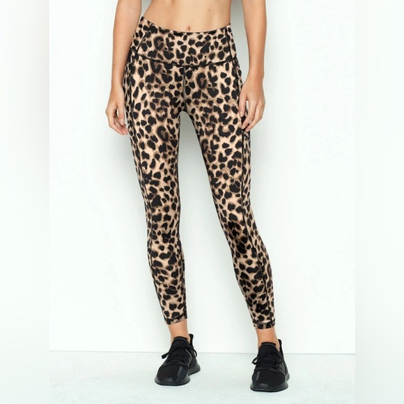 Victoria’s Secret | Incredible Essential Leggings with Pockets in Leopard Print - Picture 1 of 6